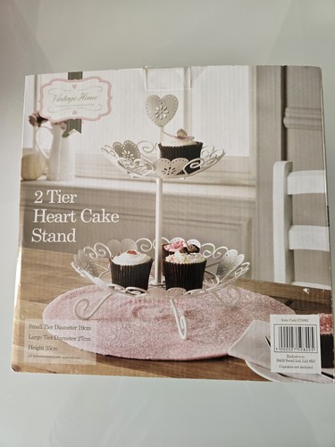 Off white metal wire heart - wire,,