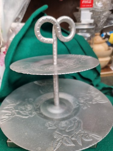Vintage metal cake - (pewter?),